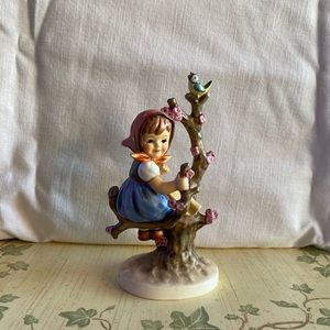 Hummel- “ Apple Tree Girl” - 6”